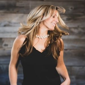 Lots of pieces that still have tags!! :)